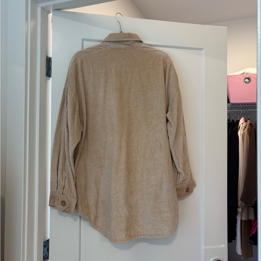 Artizia Oversized Button-Up - Picture 3 of 3